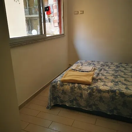 بيت ضيافة Camera Matrimoniale In Centro Vicino Al Mare *